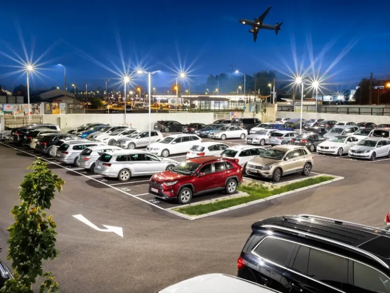 günstig parken Flughafen Wien